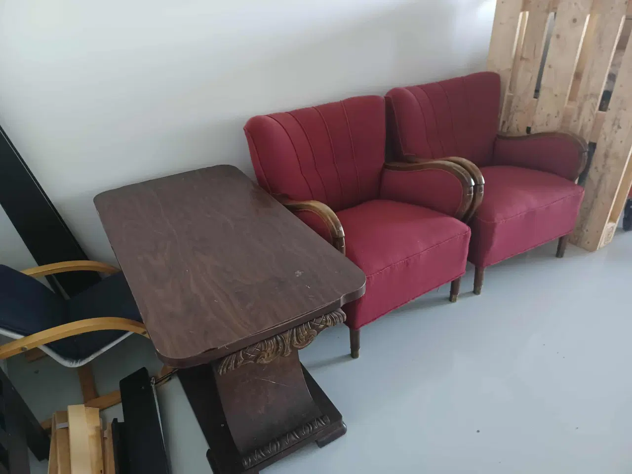 Billede 11 - Sofagruppe med bord i rødt stof