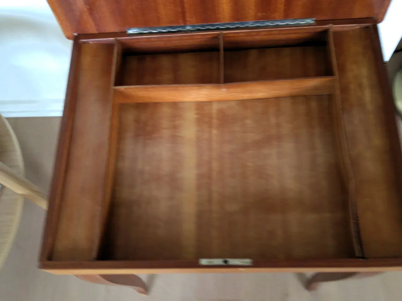 Billede 4 - Bord / spillebord med flot intarsia indlæg.