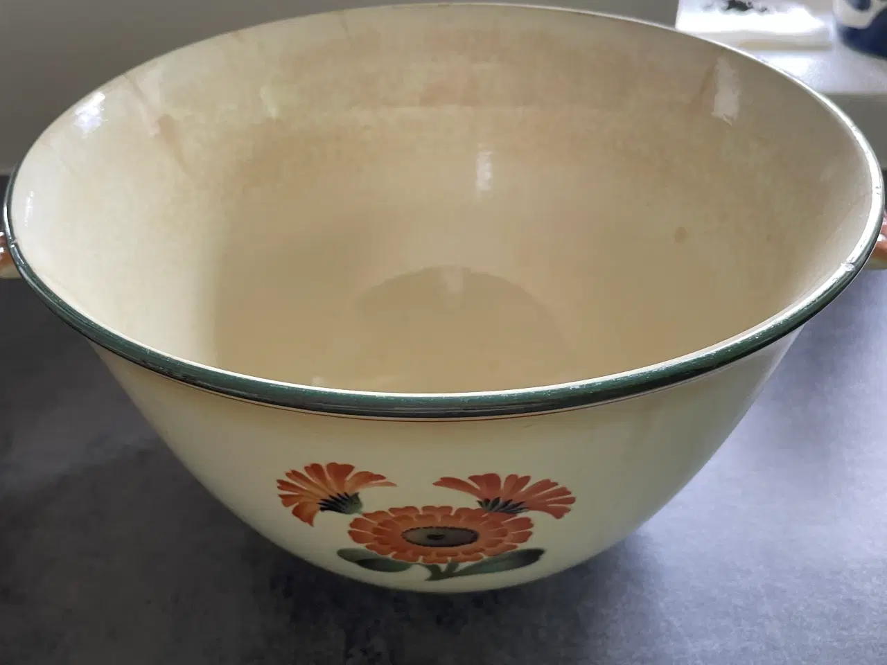 Billede 2 - Morgenfruestel, dybe tallerkner, suppeterrin 