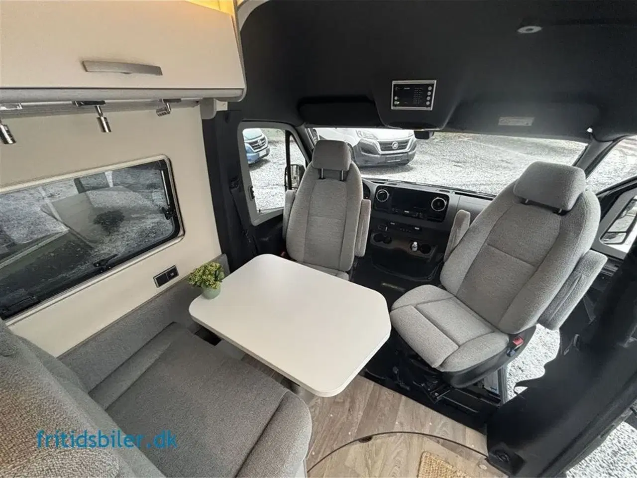Billede 4 - 2024 - Hymer Free S600 Blue Evolution 170 HK   Hymer Free S600 bygget på MB Sprinter i en Blue Evolution med Hævetag og fed Grøn farve