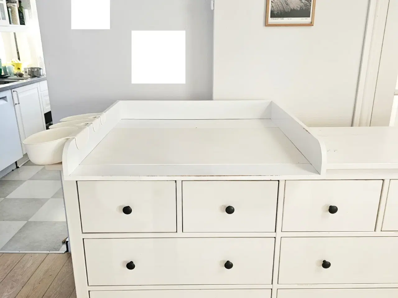 Billede 3 - Hemnes-kommode fra Ikea med 8 skuffer & pusleplads