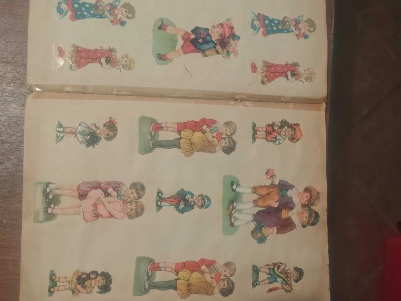 Billede 9 - Gammel bog med mange glansbilleder 