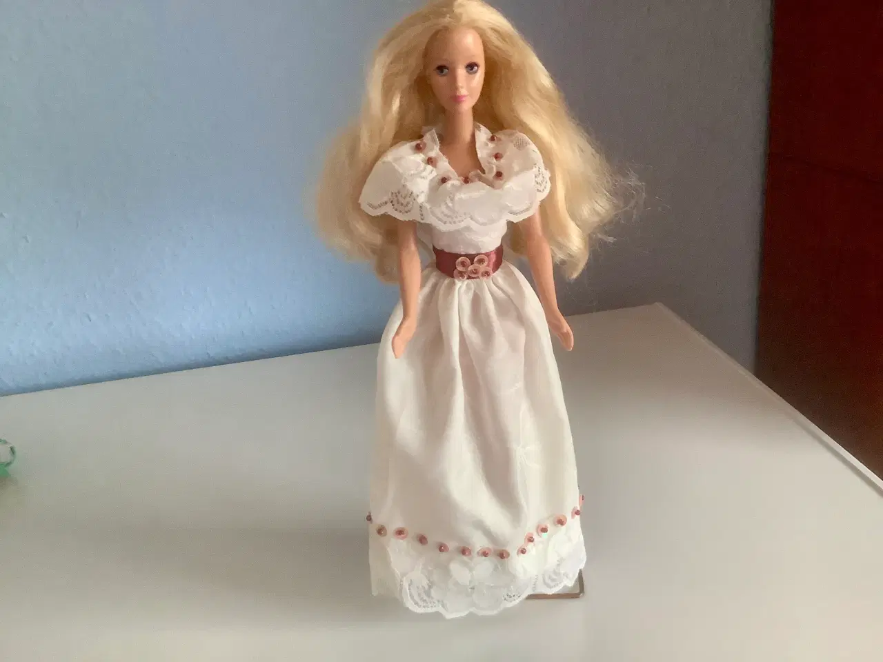 Billede 4 - Vintage Barbie som kan lukke og åbne øjne.