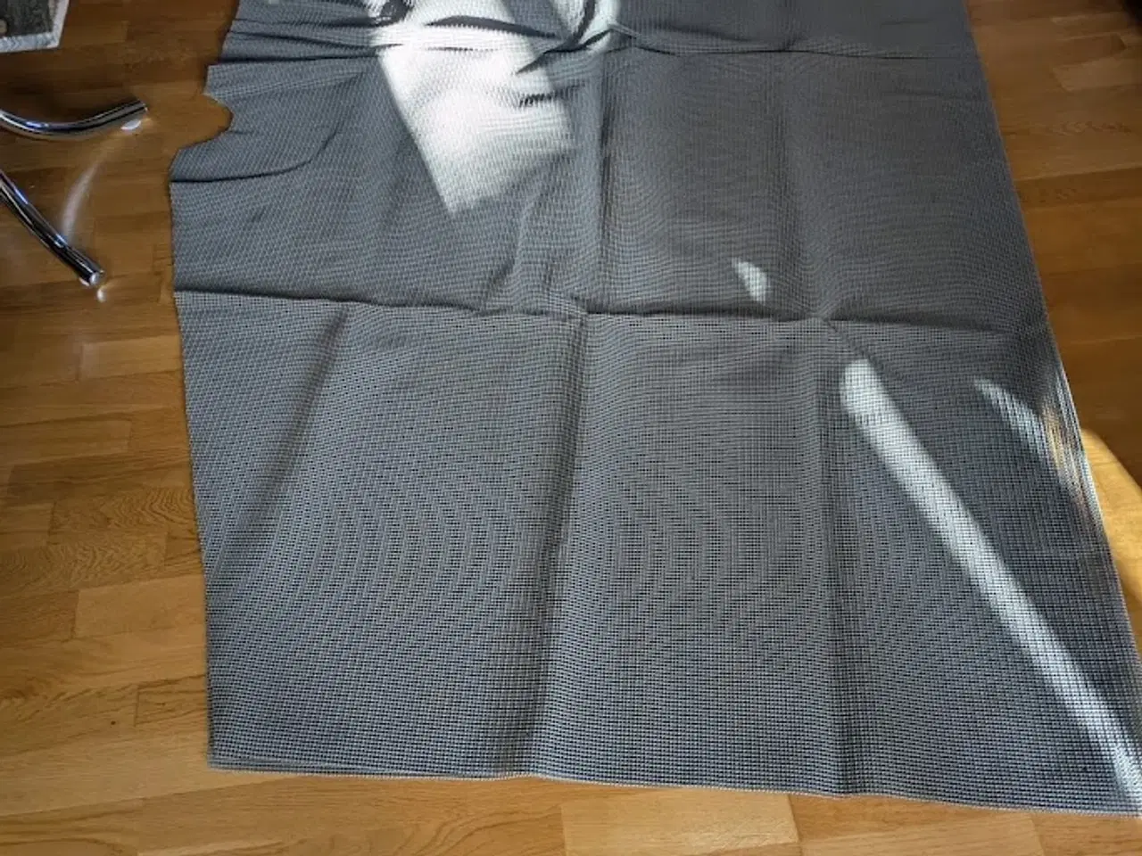 Billede 1 - 2 stk antiskrid tæppe / isolering