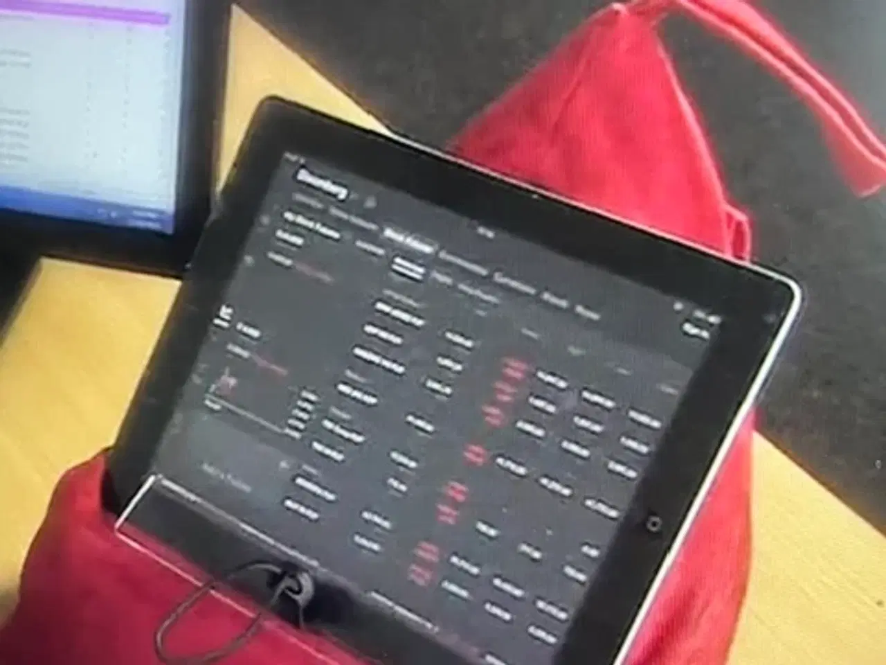 Billede 3 - Genial The Book Seat læsepude i flot rød