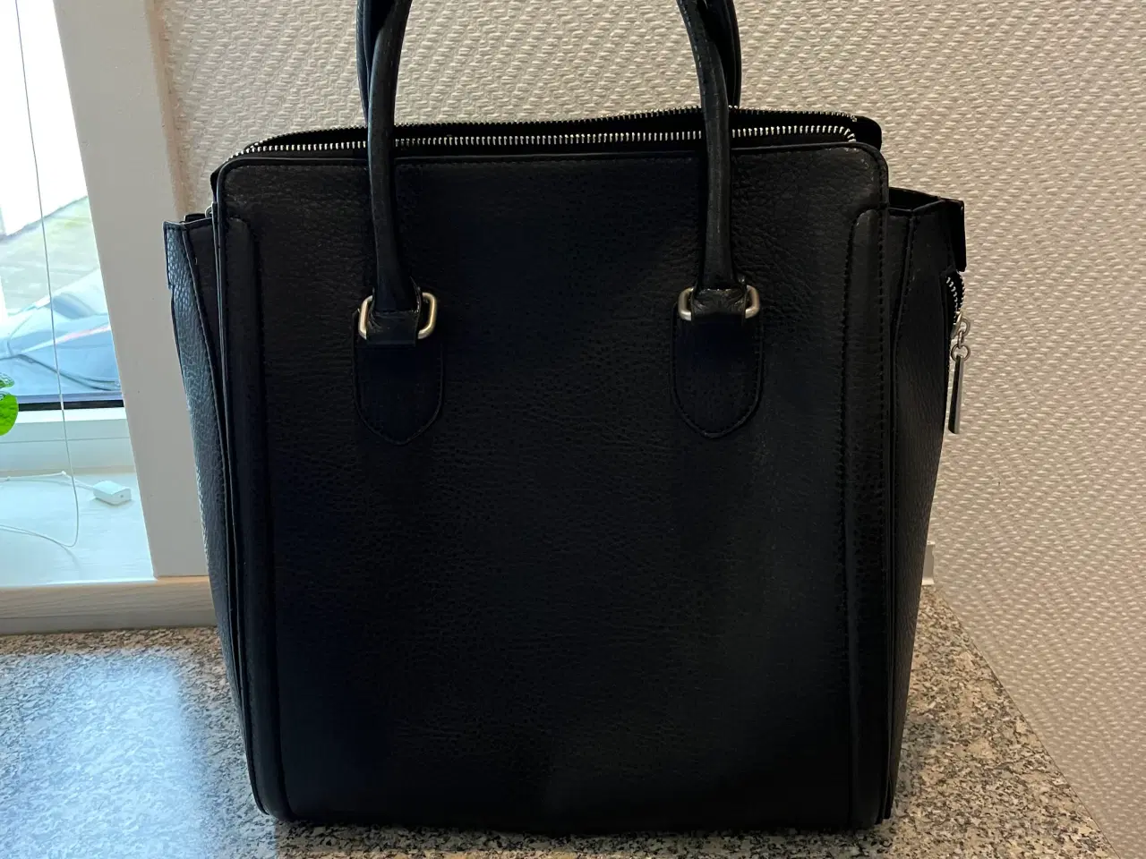 Billede 1 - Fin stor taske ny ny pris 399,95 nu 250 kt