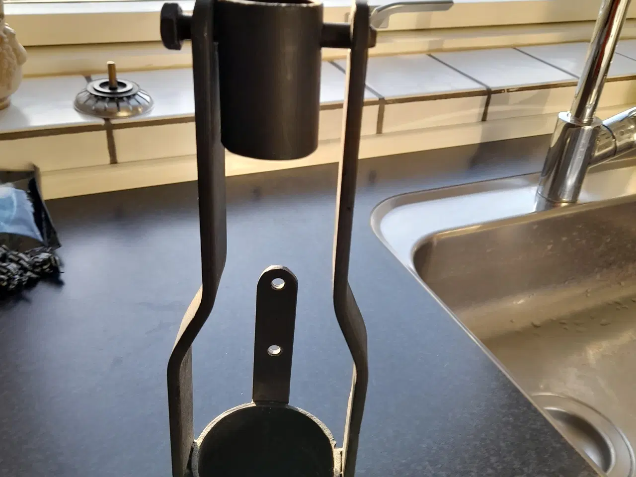 Billede 1 - Stativ med lås til flaske.