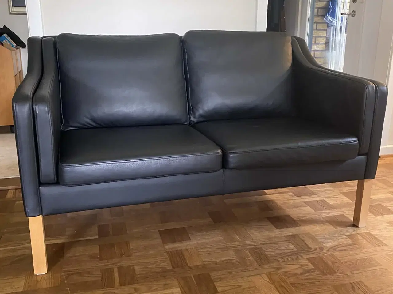 Billede 1 - Flot sort skind sofa, rigtig pæn.