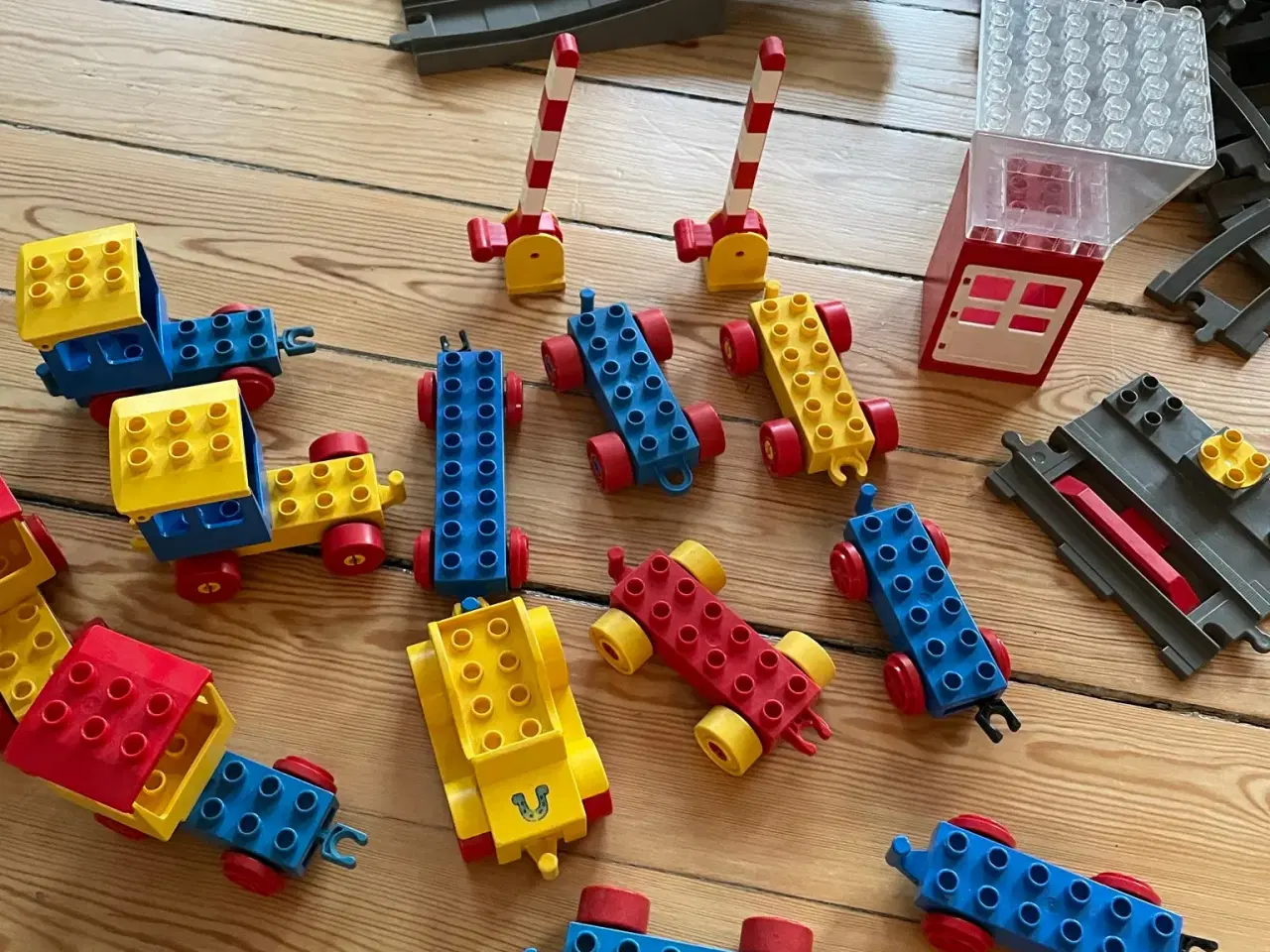 Billede 2 - Lego togbane med 12 togvogne