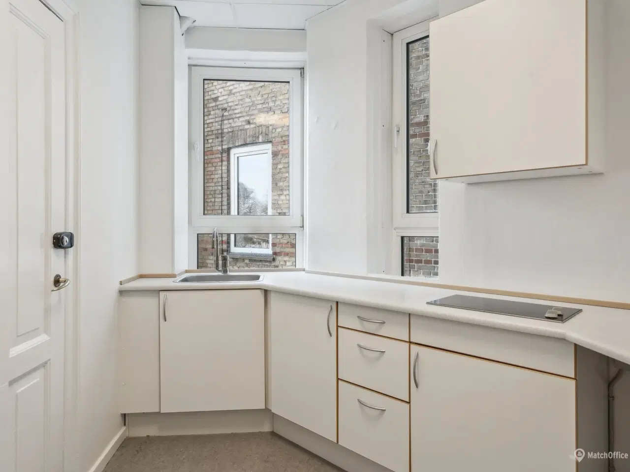 Billede 15 - Lyst, herskabeligt erhvervslejemål