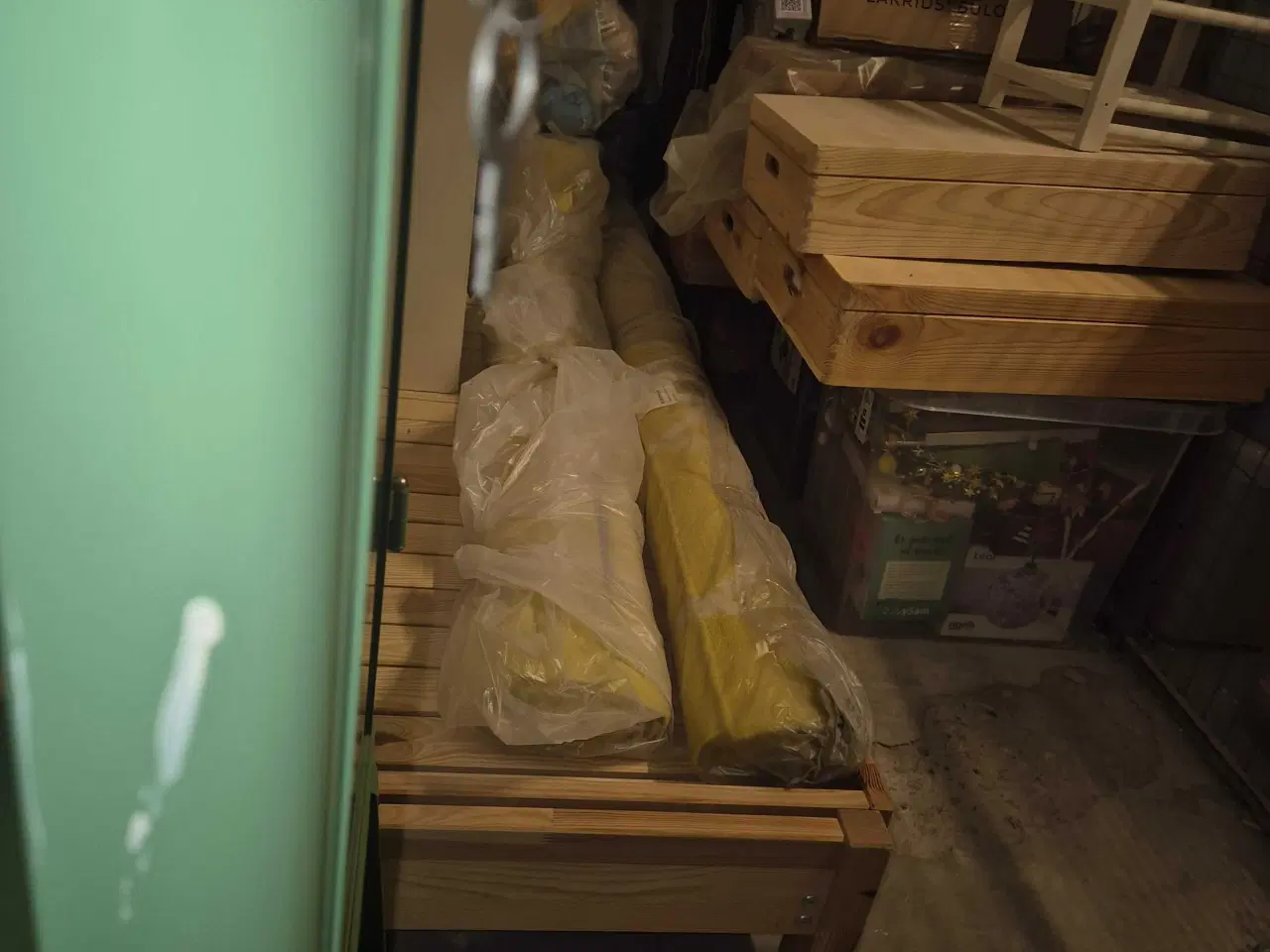 Billede 2 - Vitrineskab fra ikea, færdig-samlet.