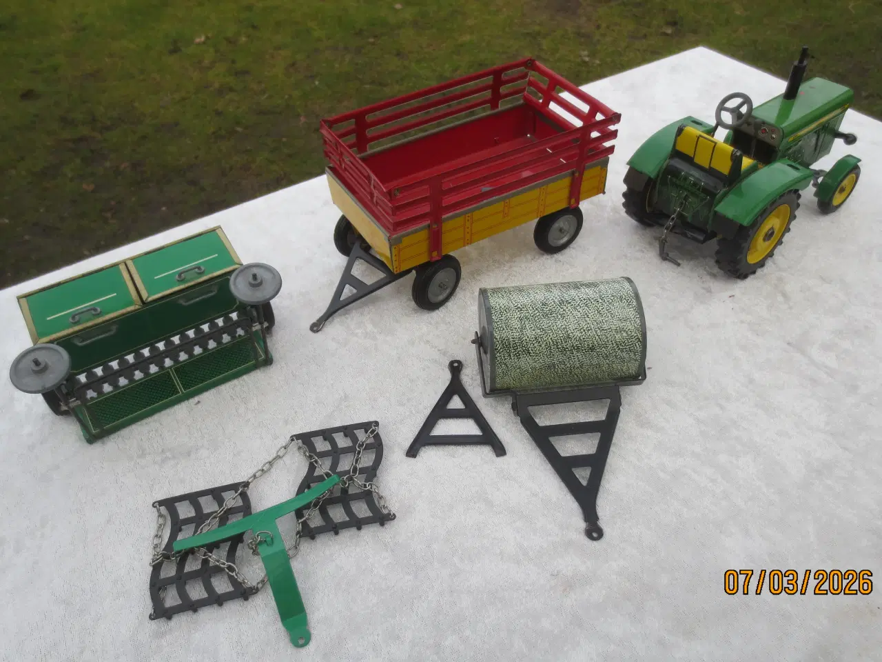 Billede 5 - 1 stk Retro Model Traktor John Deere 3120 