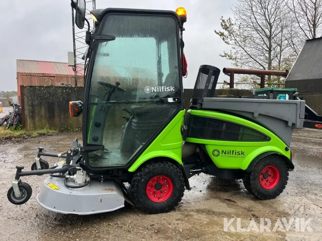 Billede 2 - Redskabsbærer Nilfisk City Ranger 2250