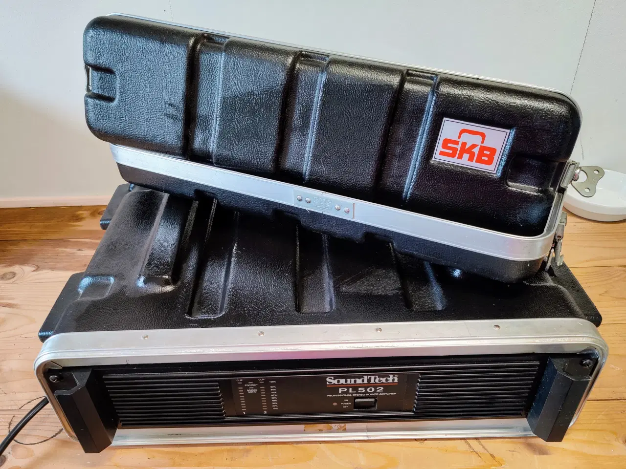 Billede 1 - PA Forstærker - SoundTech PL502 i SKB Flight Case