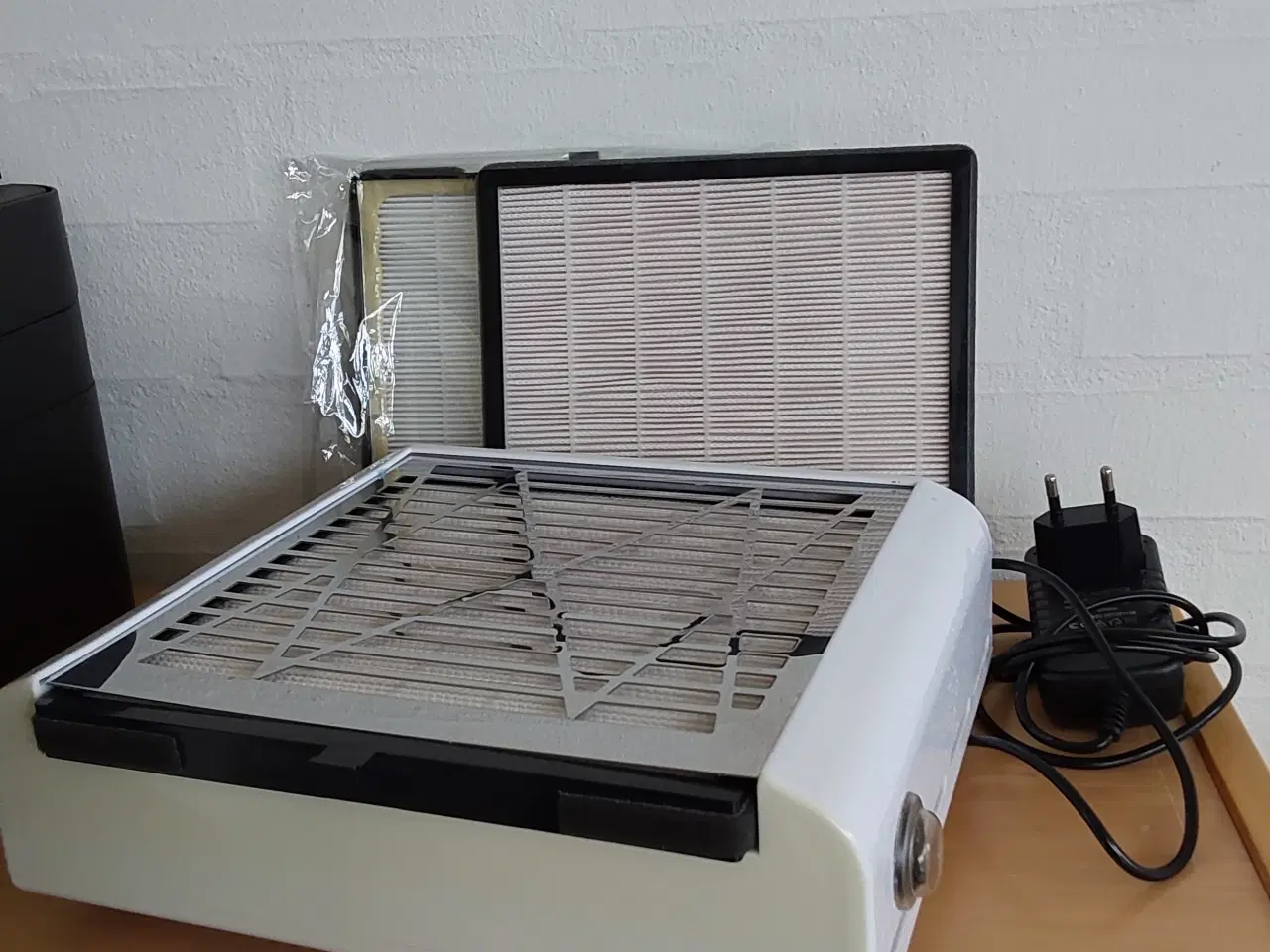 Billede 1 - Momo støvsuger Square til negleslibning + 3 filtre