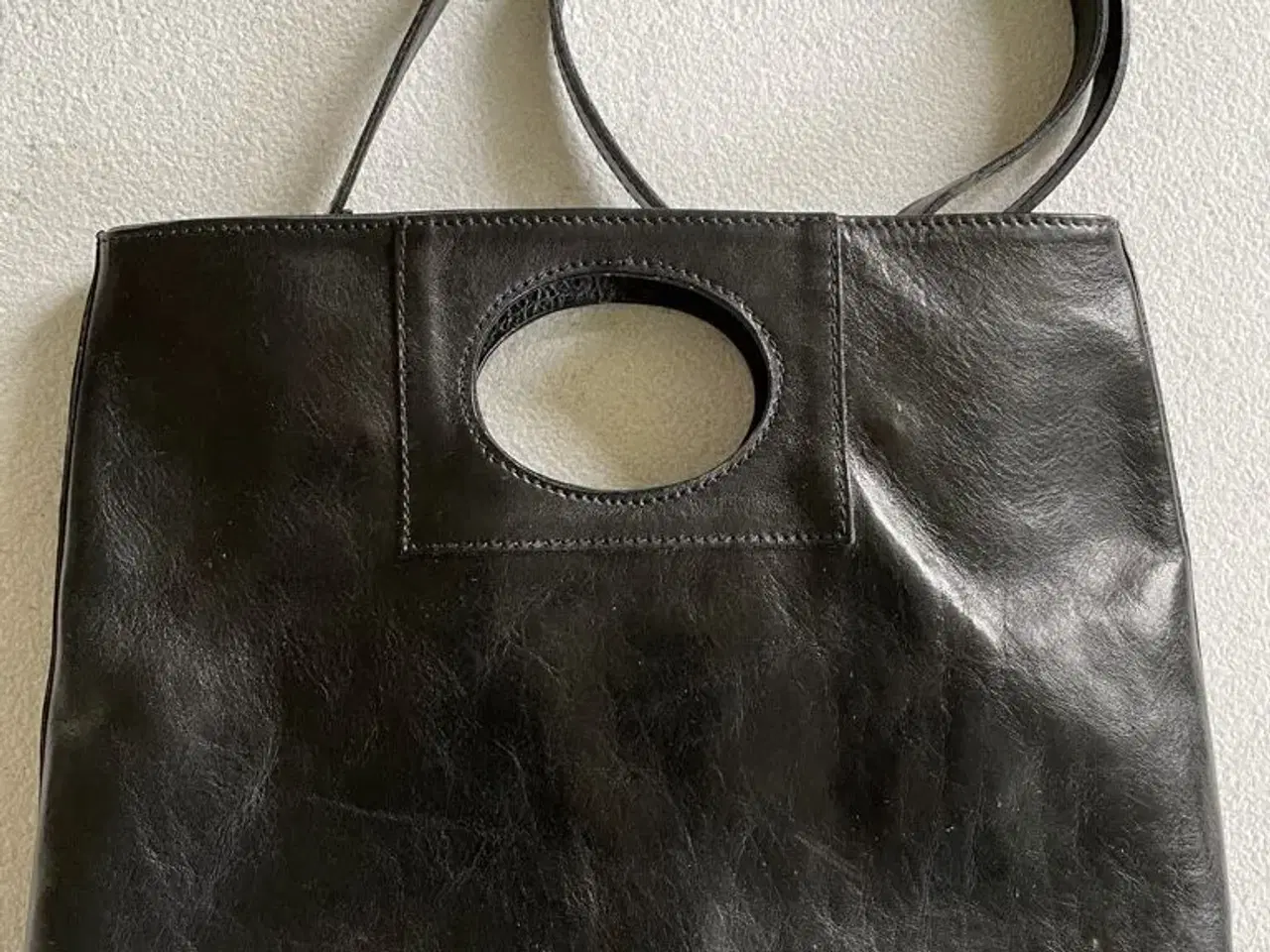 Billede 2 - Sort dametaske i læder