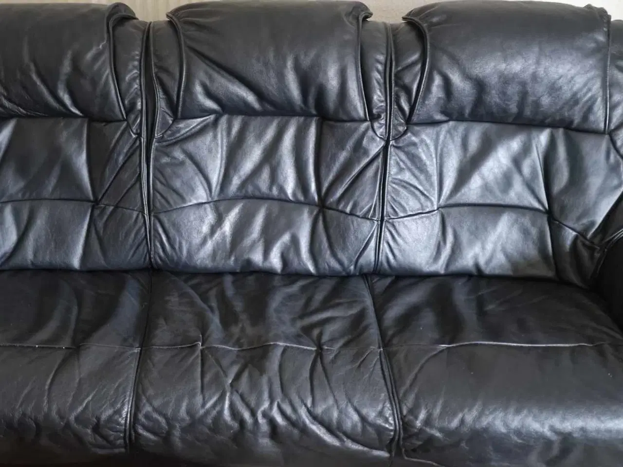 Billede 1 - Læder sofaer  gives væk brugt 