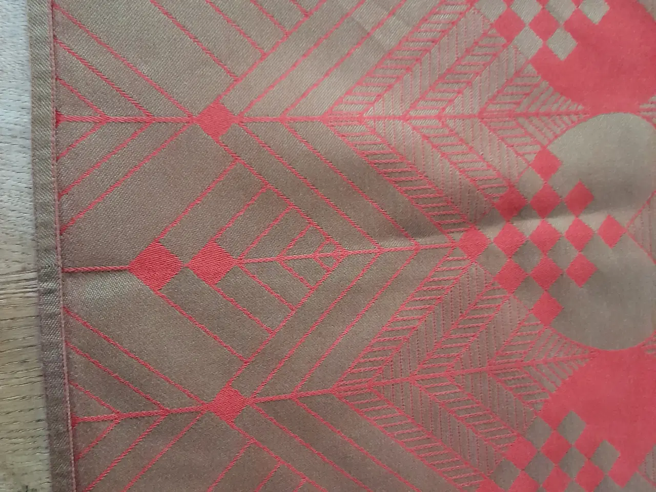 Billede 5 - Damask jule dækkeserviet.