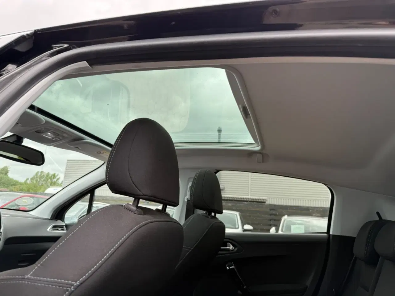 Billede 4 - Peugeot 208 1,2 VTi 82 Envy Sky