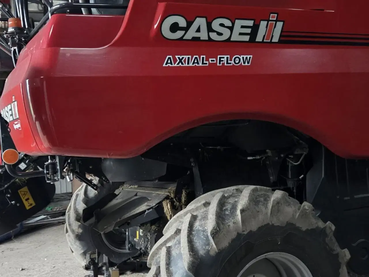 Billede 3 - Case IH 8250 Axial-Flow med 35fod Varicut skærebord. Dansk maskine