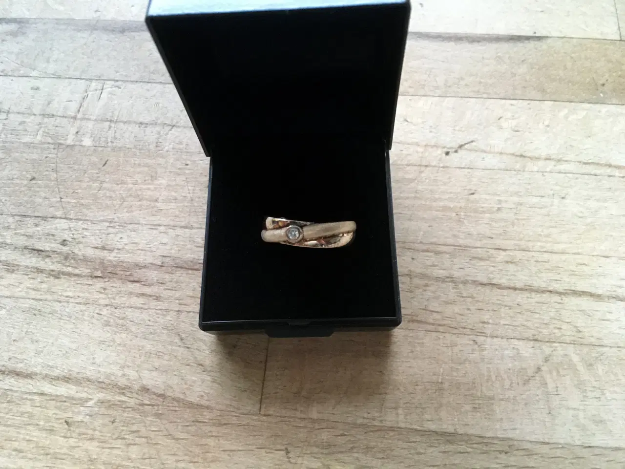 Billede 6 - Fingerring i sølv med hvid zirkon