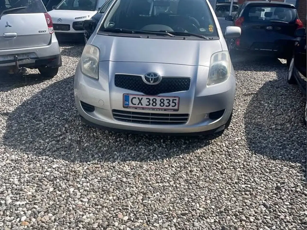 Billede 3 - toyota yaris 1.3..5dørs benzin