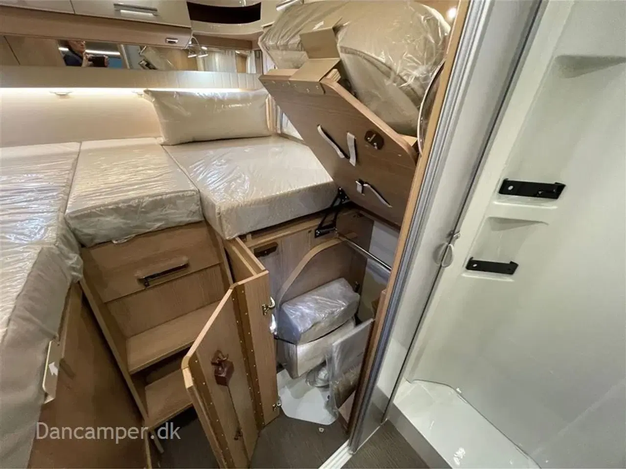 Billede 31 - 2026 - Carthago c-tourer I 145 LE   Design og komfort når det er bedst! MERCEDES 170 Hk, 9-trin aut.gear, adaptiv fartpilot,  4,2/4,5 tons totalvægt