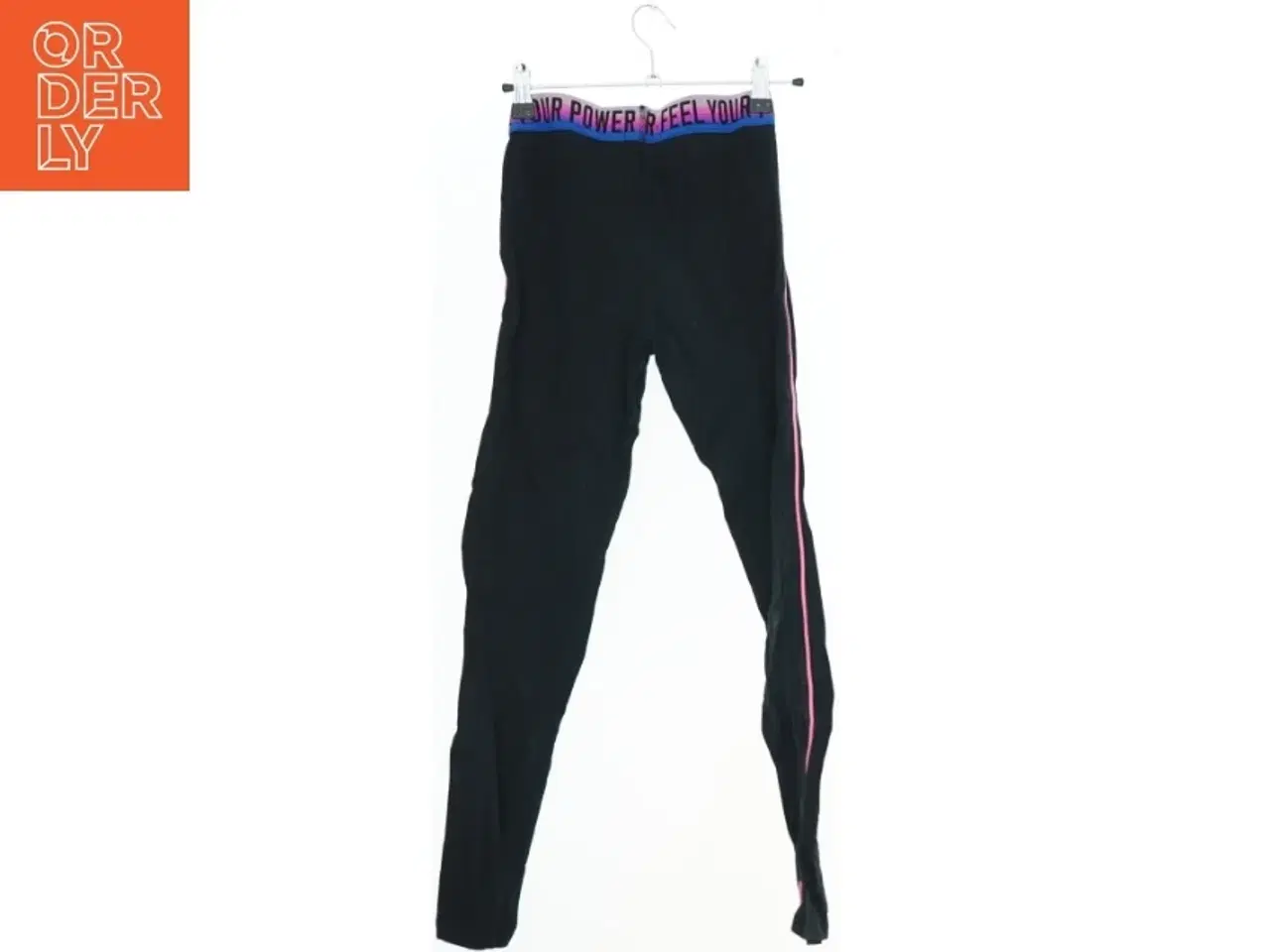 Billede 2 - Træningsbukser med teksten 'FEEL YOUR POWER' på elastiklinningen fra Ovs (str. 158)