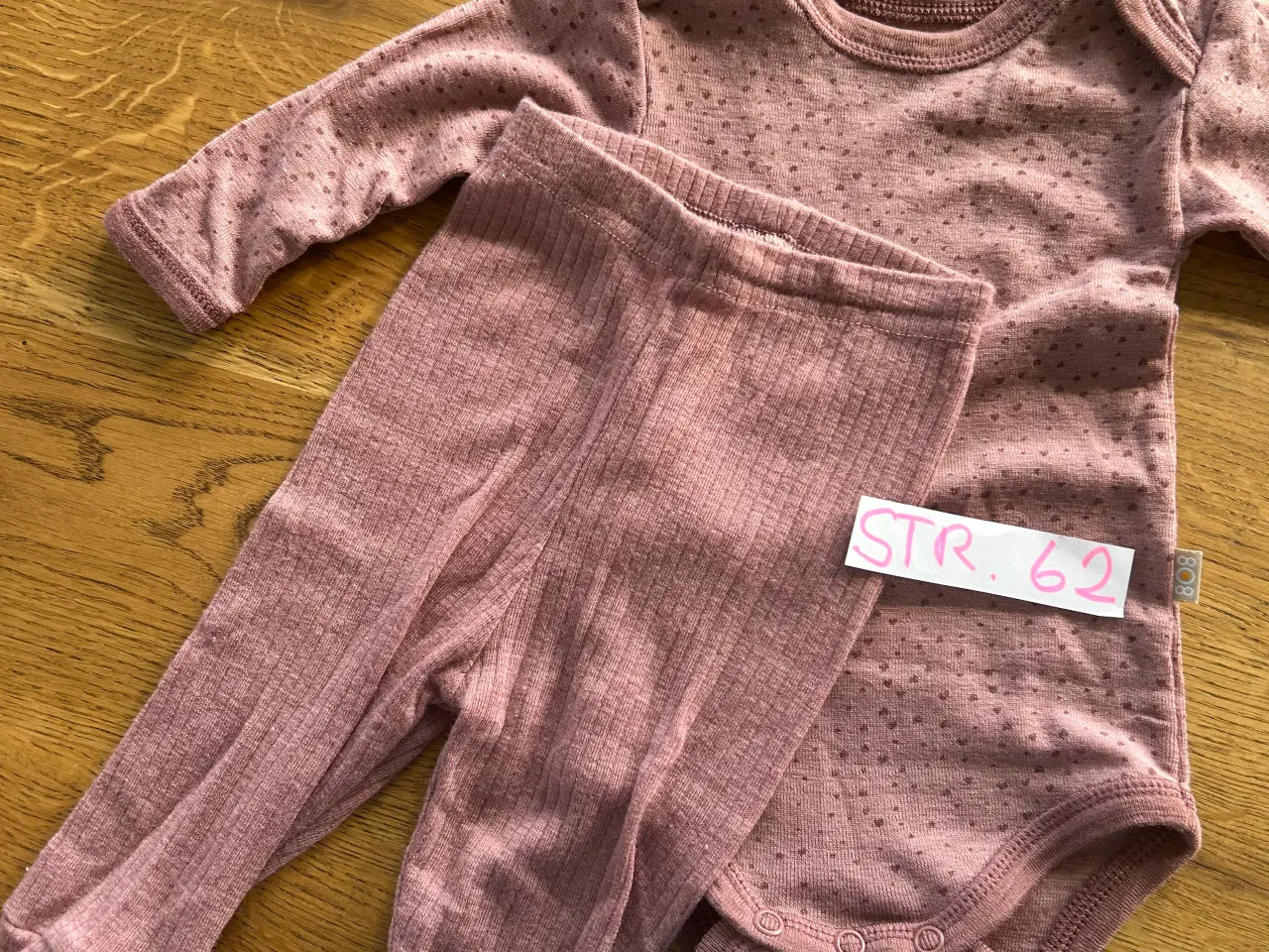 Billede 11 - Babytøj til pige str. 62