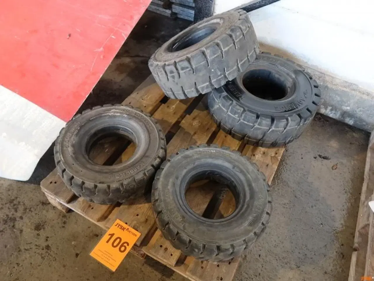 Billede 1 - TRUCK DÆK KOMPL