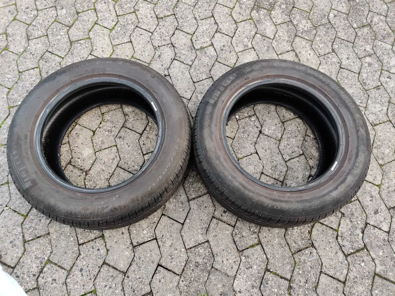 Billede 1 - 2 stk. Pirelli sommerdæk 225/60R17