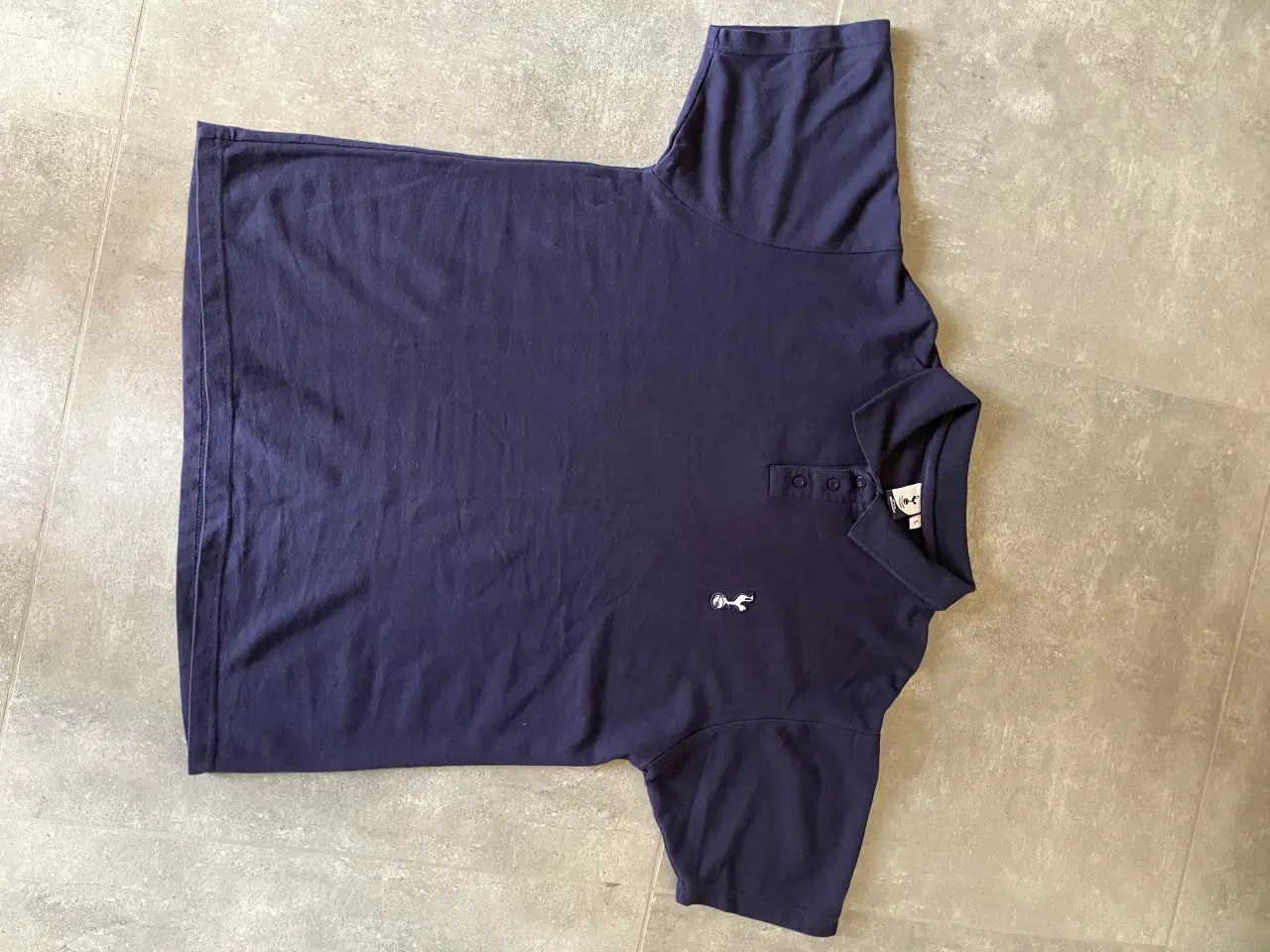 Billede 2 - Polo shirt med Tottenham/Spurs Logo