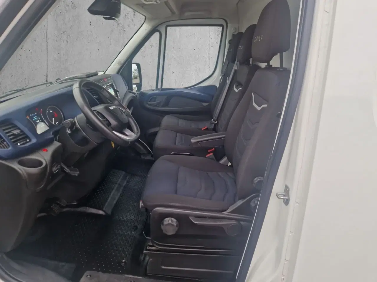 Billede 15 - Iveco Daily 3,0 35S18 12m³ Van AG8