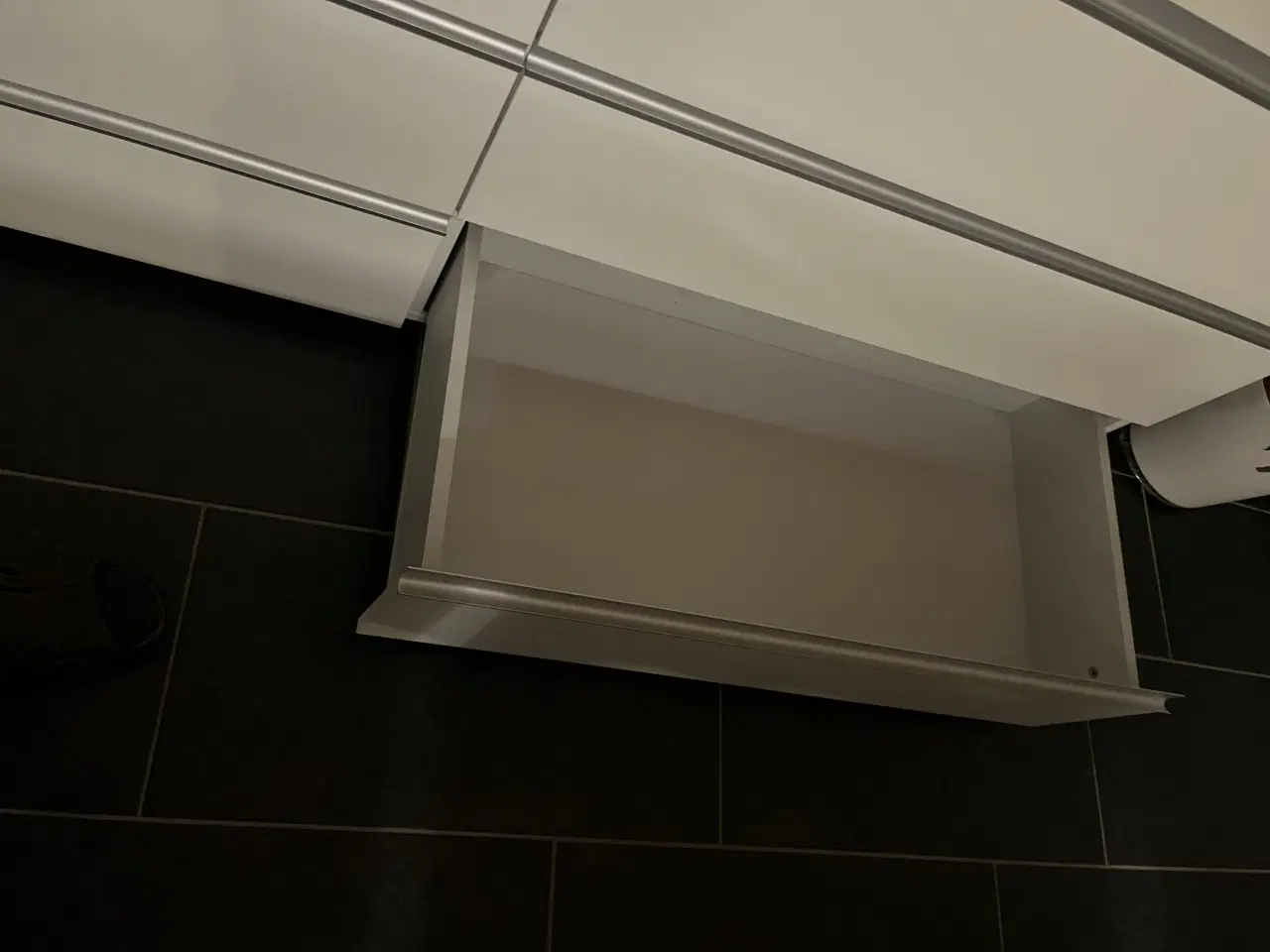 Billede 3 - Hvid skænk