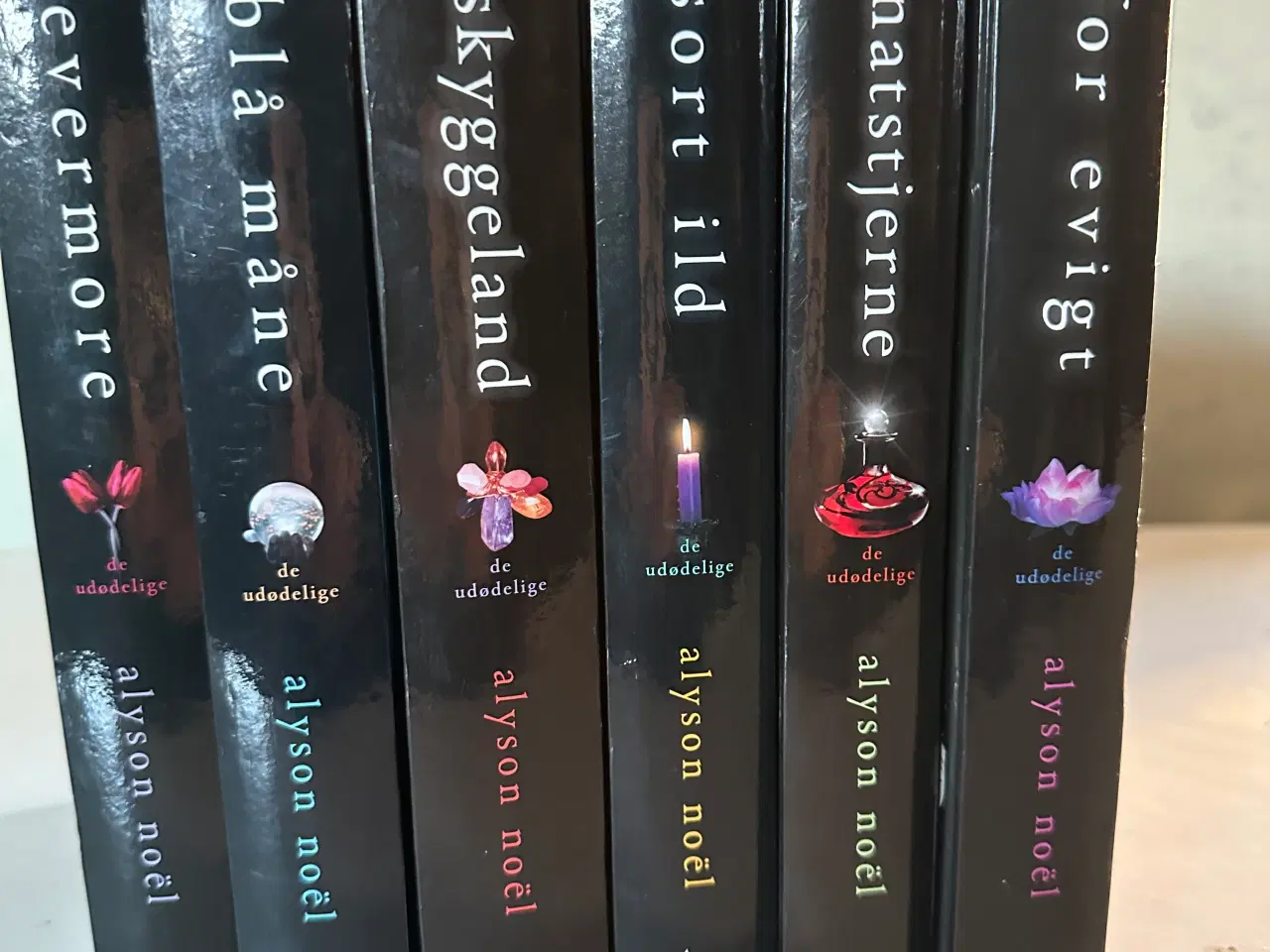 Billede 1 - Alyson noël komplet serie bind 1-6 