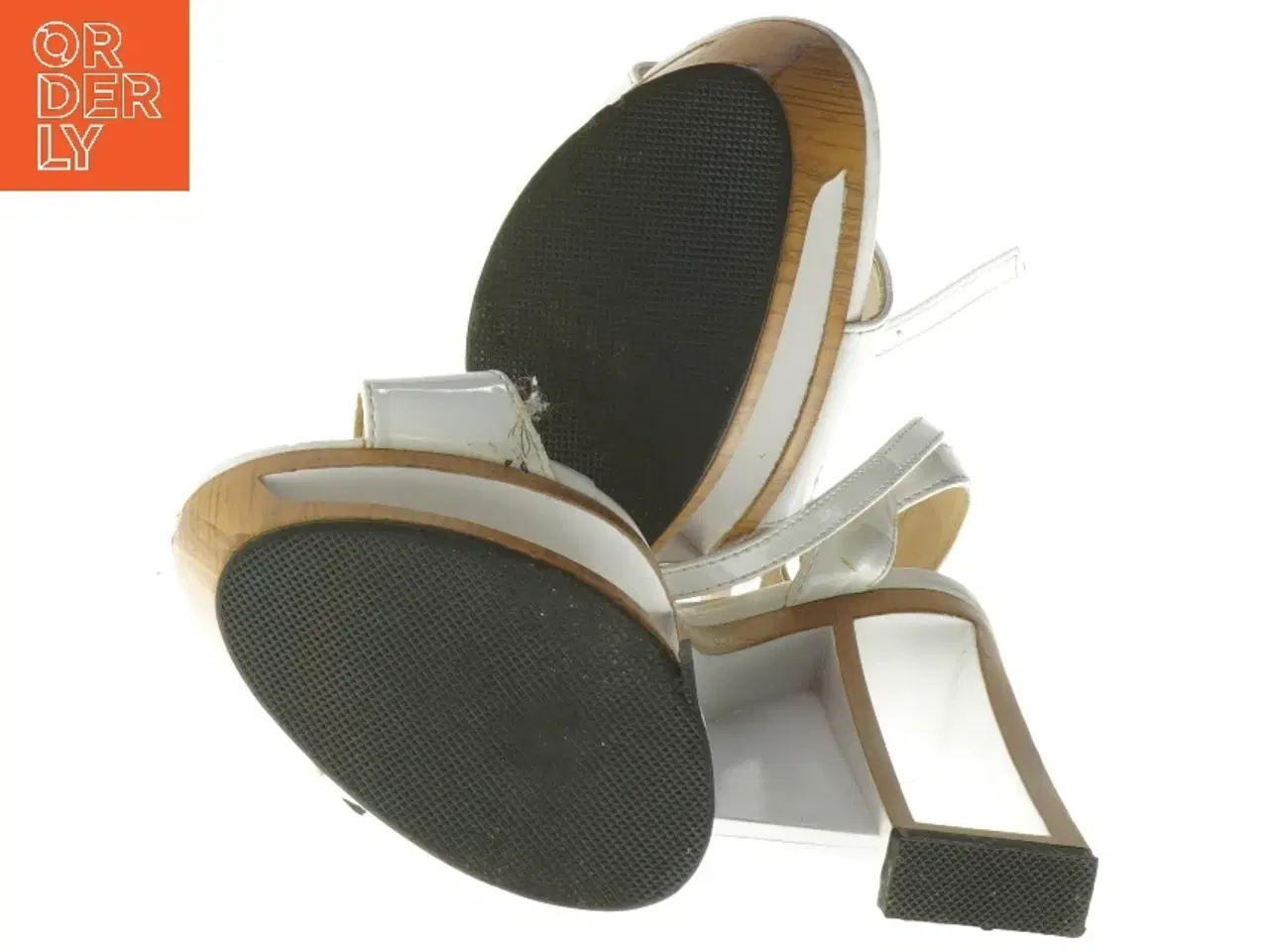 Billede 4 - Høje hæle med platform (str. 39 )