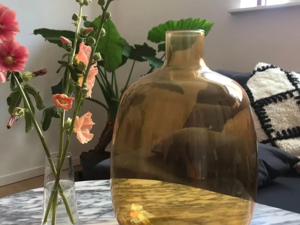 Billede 2 - Stor vase - gul