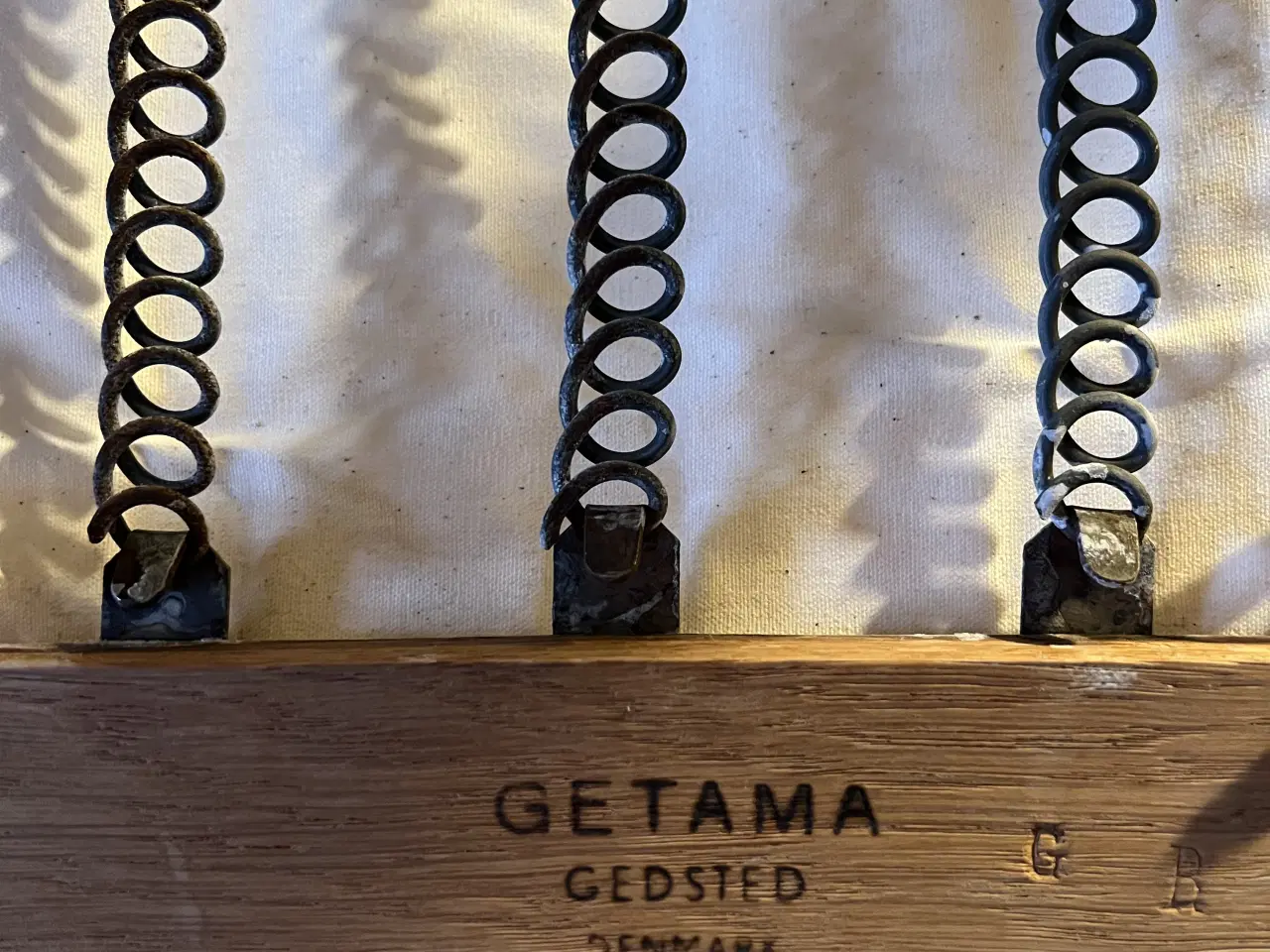 Billede 4 - Hans J Wegner GE 240, lænestol 3 år gl læderhynder