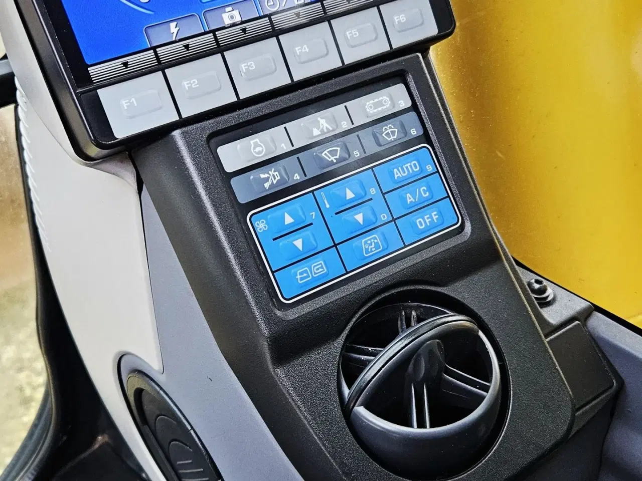 Billede 22 - Komatsu HB215LC-2 / Rotortilt med klo / Leica 3D / Skovlsæt / Hybrid