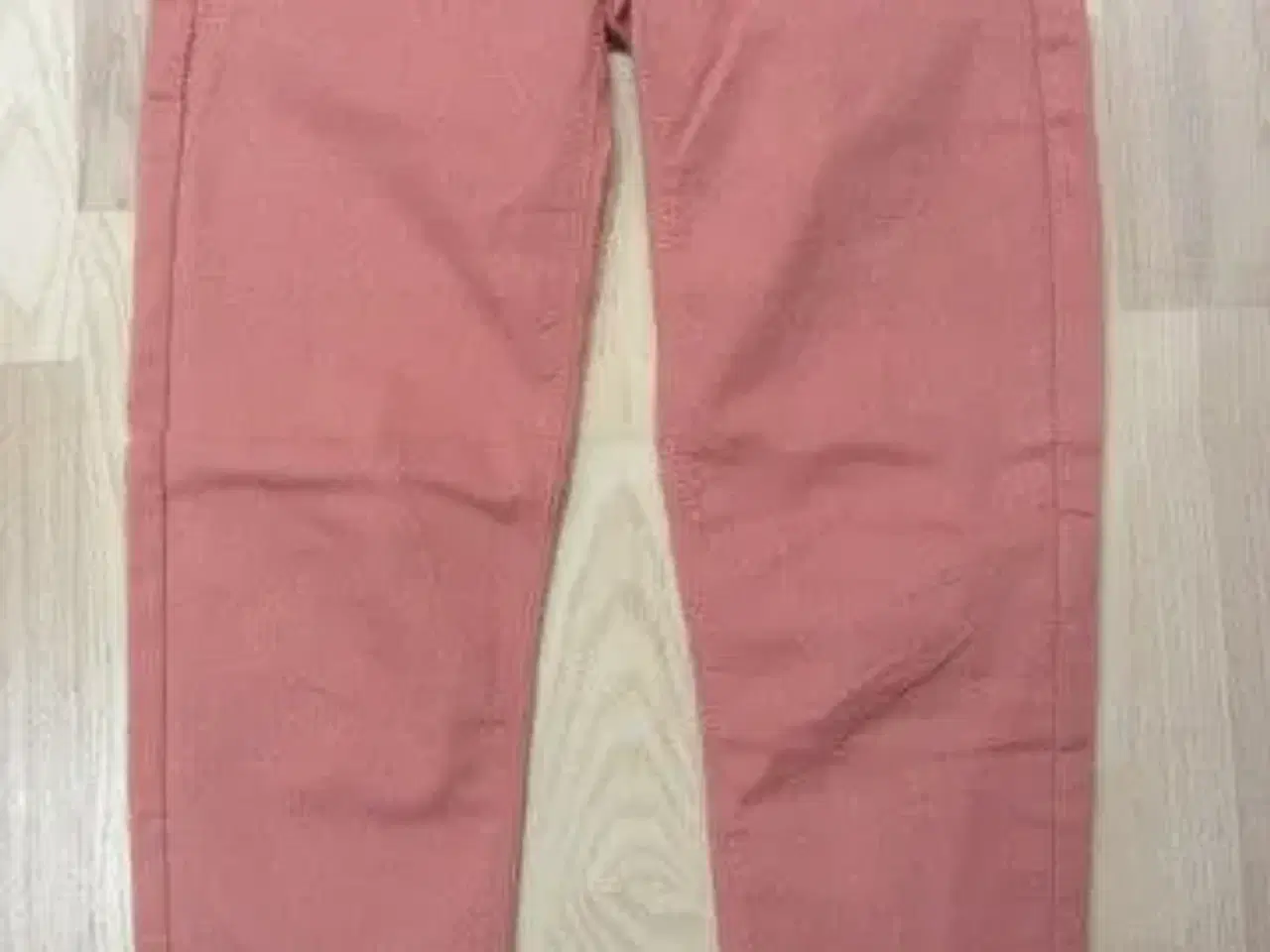 Billede 1 - Str. 38, næsten nye elastiske bukser
