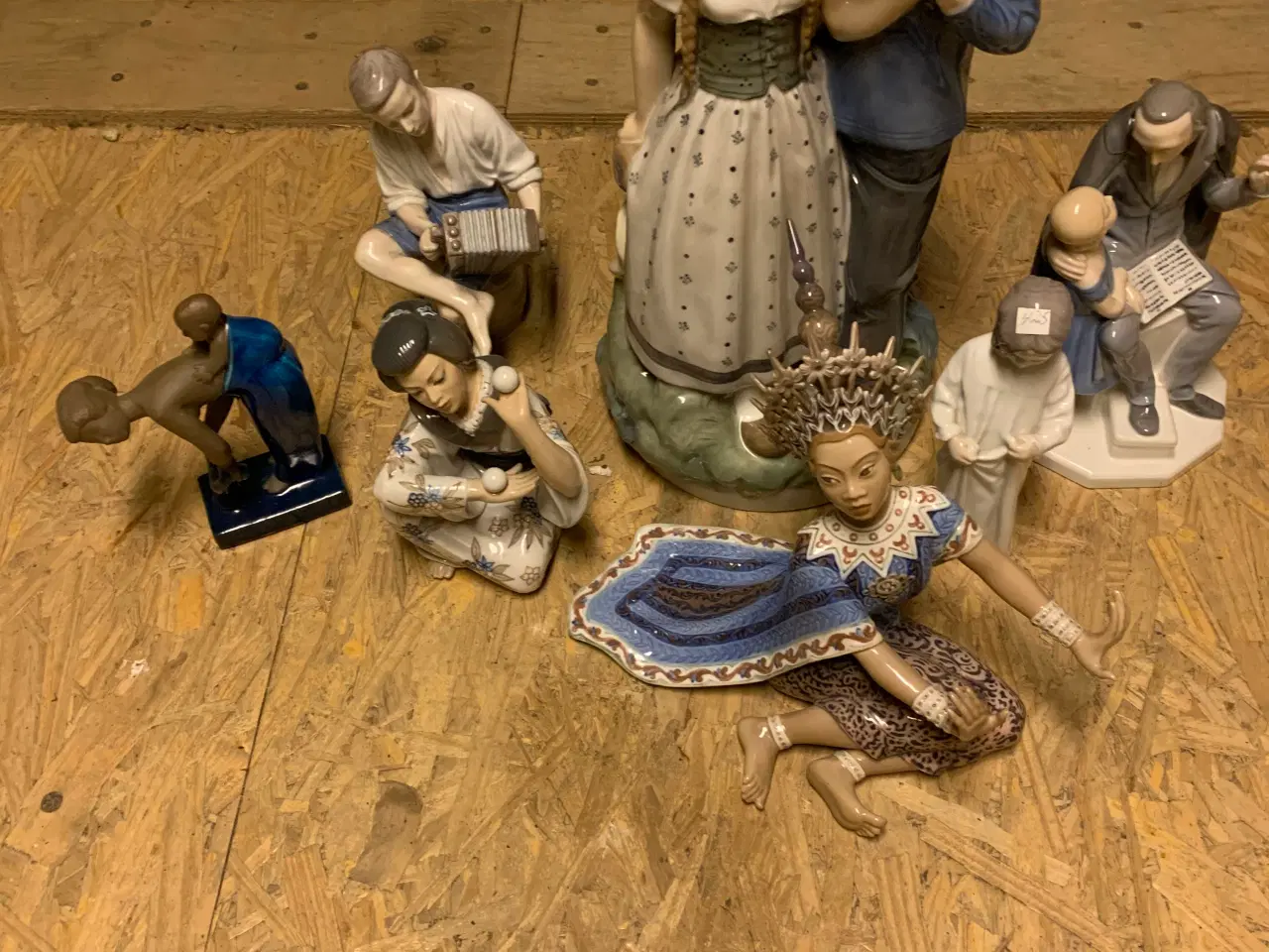 Billede 1 - Kongelige figurer købes