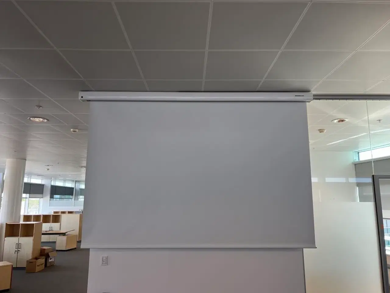 Billede 5 - Projektor PANASONIC PT-EZ580 m. GRANDVIEW el. lærred