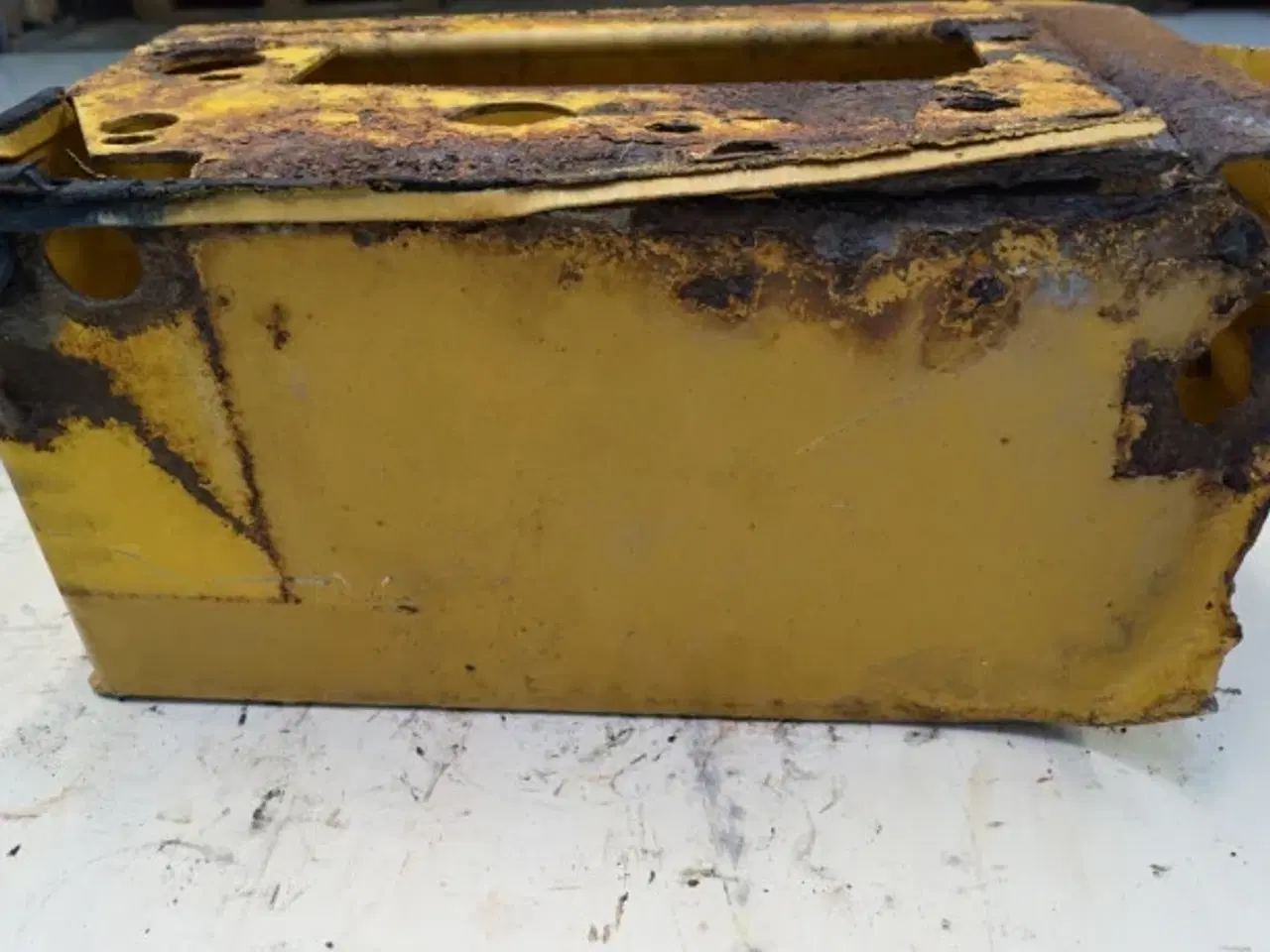 Billede 9 - Volvo L120 Baterikasse R.H. VOE11018433