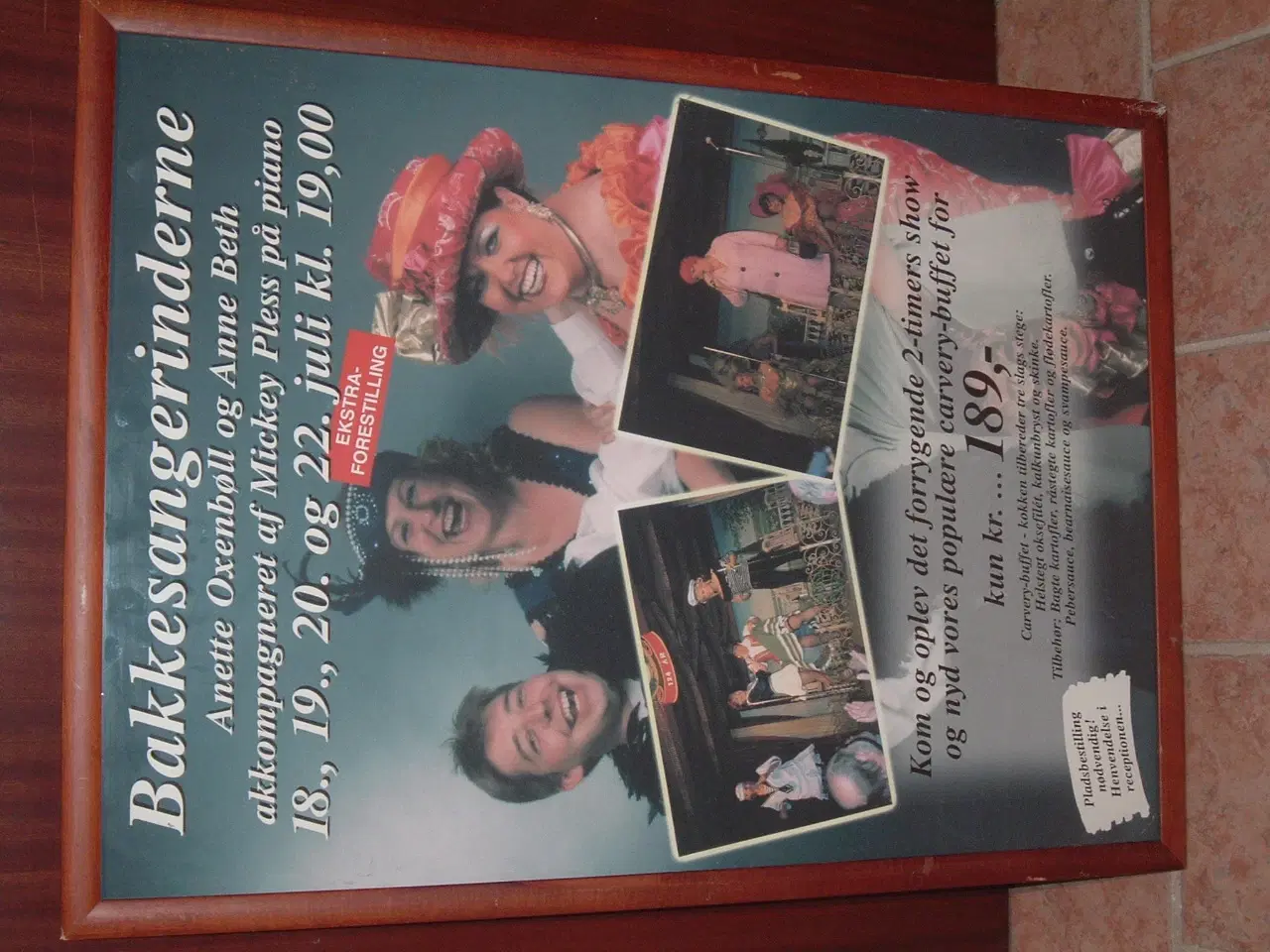 Billede 1 - Bakkesangerinderne 2001 på Dyrehavsbakken.