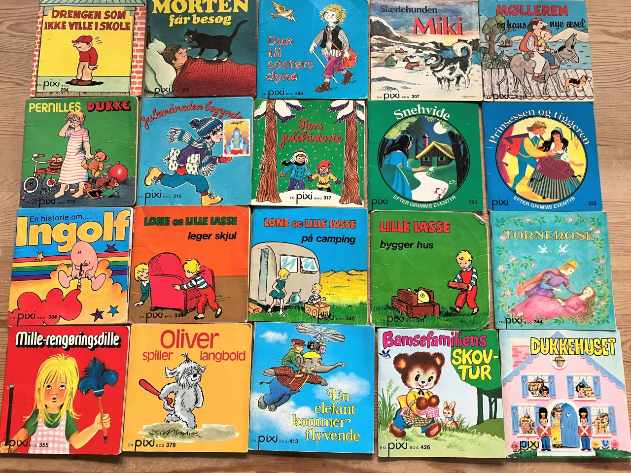 Billede 2 - TILBUD: 80 forskellige Pixi bøger, i alt 250 kr.