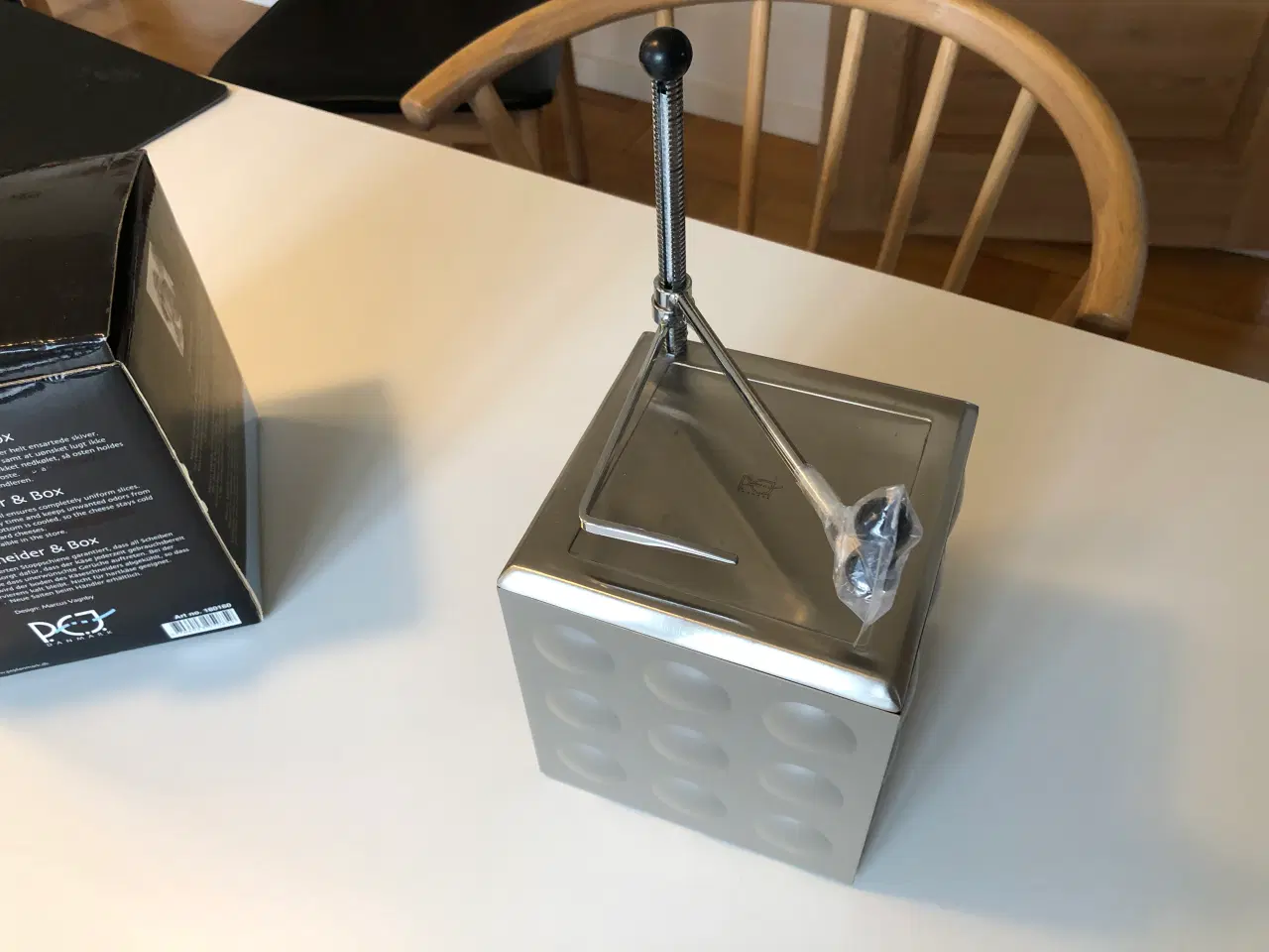 Billede 6 - Helt ny PEJ Osteskærer med beige/brunt låg