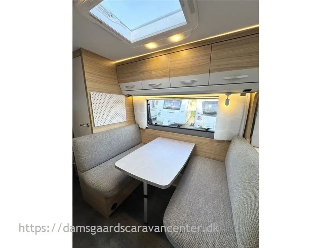 Billede 7 - 2022 - Dethleffs Camper 500 QSK D-Line Dobbeltseng-Køjer-Gulvtemp.-Mover-Telt