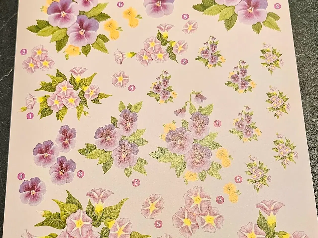 Billede 1 - 9 stk. 3D Klippeark med flotte blomster