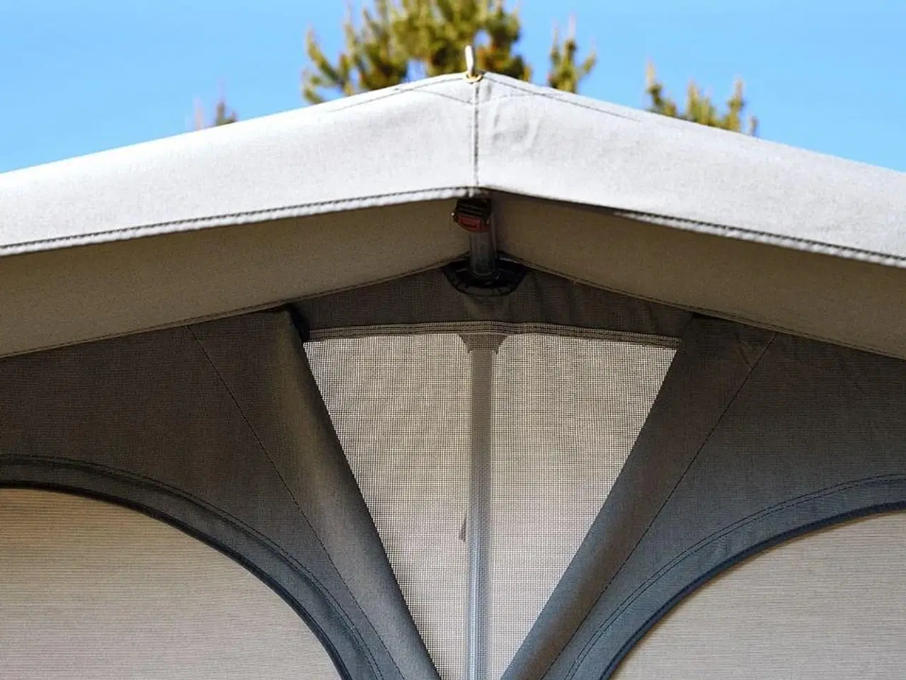 Billede 3 - Meget flot nyere Isabella Ambassador 18A-size