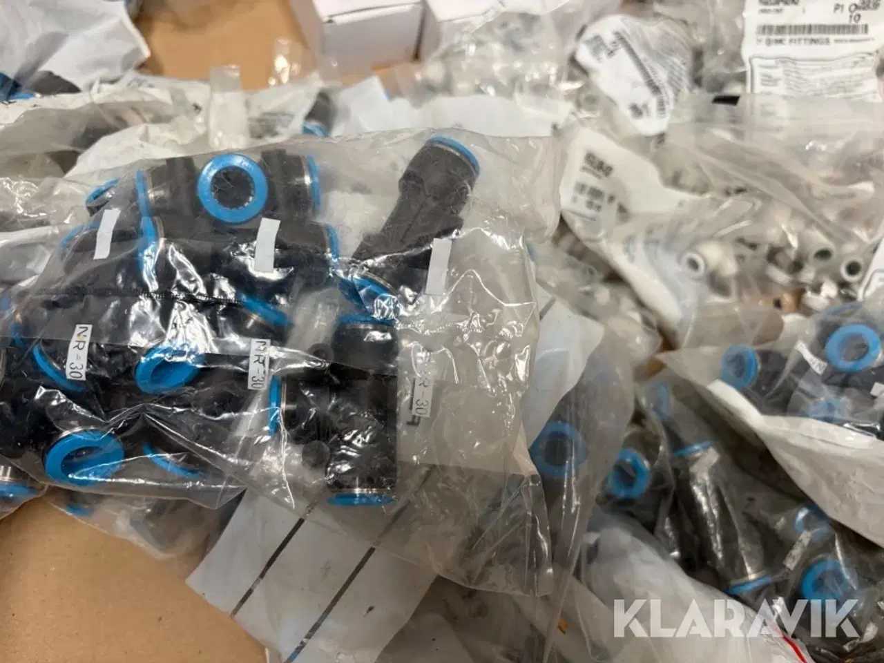 Billede 7 - Lot - cylindre og fittings - 1 palle